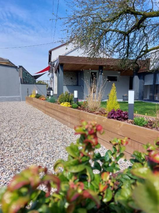Gite Au Pommier Fleuri Et Son "Appart" Independant Drusenheim المظهر الخارجي الصورة